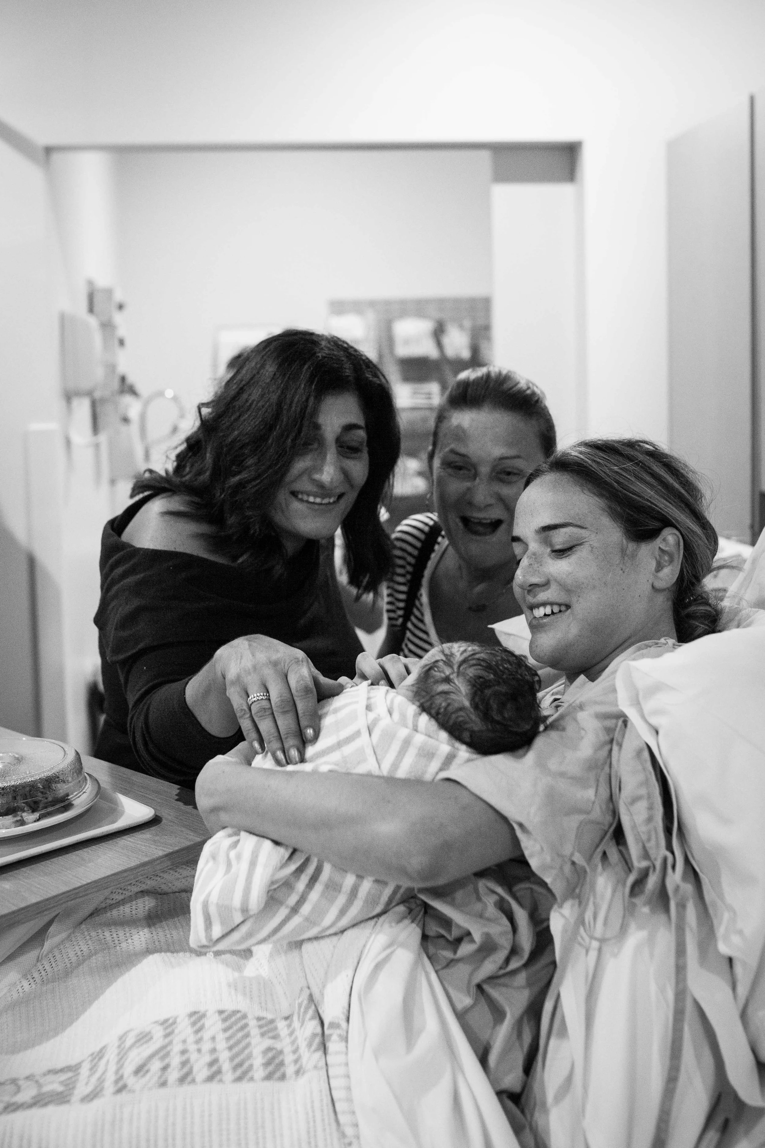 THE FIRST HELLO - birth photography-202.jpg