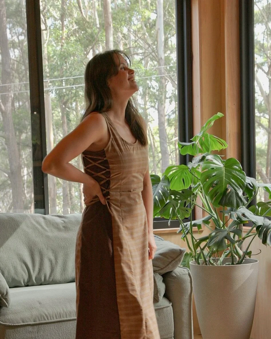 Slipped into this patchwork of soft browns and suddenly I&rsquo;m the main character in a film where nothing much happens, but the soundtrack is perfect and someone&rsquo;s always handing you a piece of fruit from a tree.

This is the Teddy Dress by 