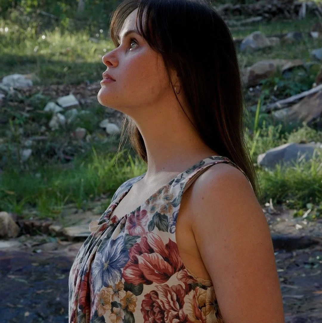 When a pattern feels just right, you make it again. This time in the sleeveless version from a thrifted floral bedsheet that was too lovely to leave behind.

The sleeveless Chloe by @silversagapatterns came together so easily &mdash; the kind of sew 