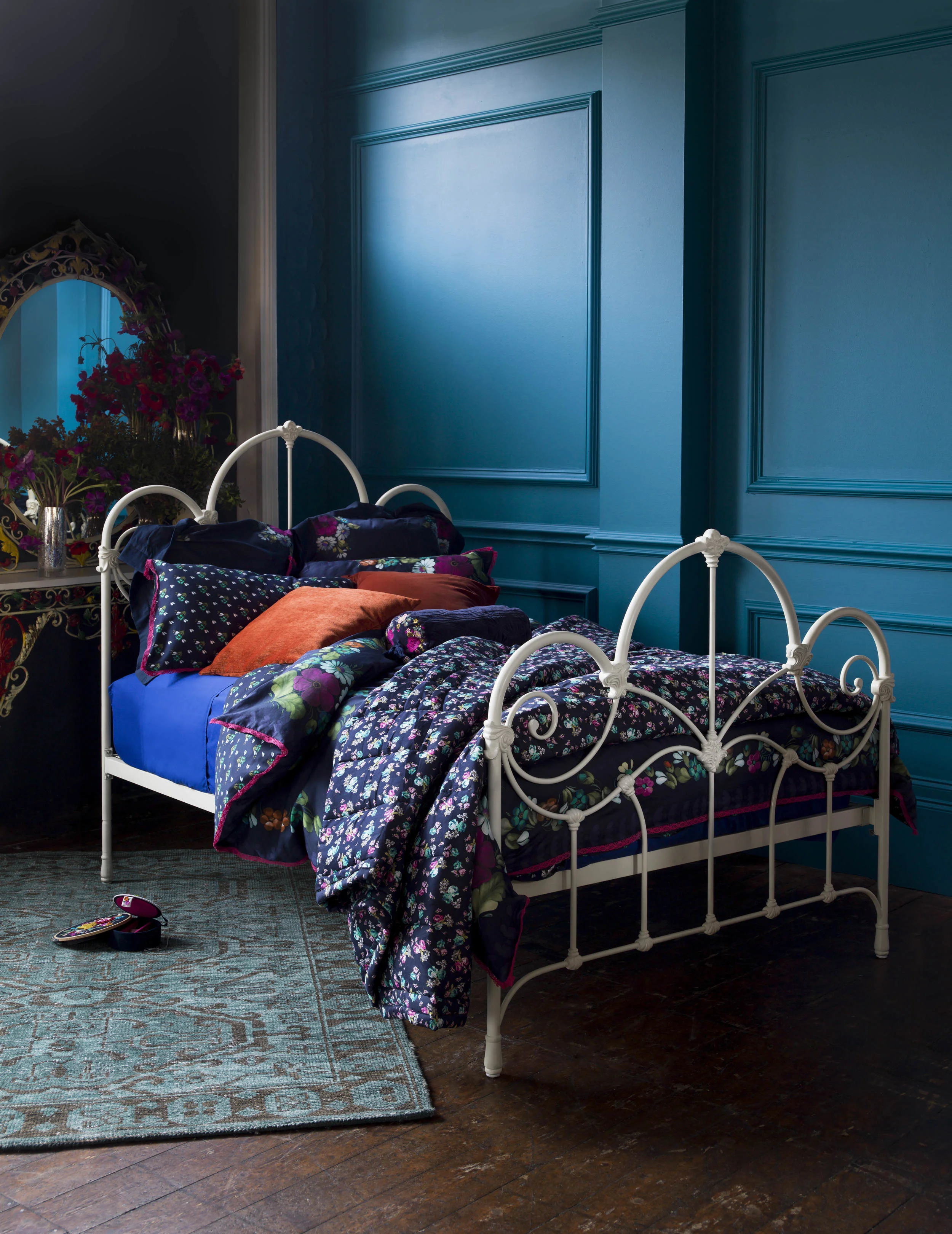 Clarisse Bed