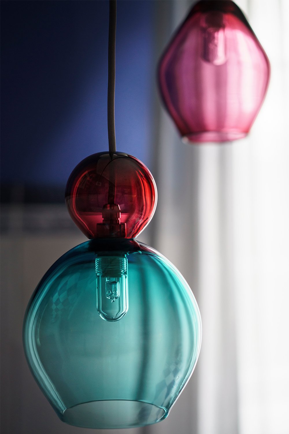 Hand-Blown-Classic-Glass-Pendant-Bathroom-Medium_Oshka-2.jpg