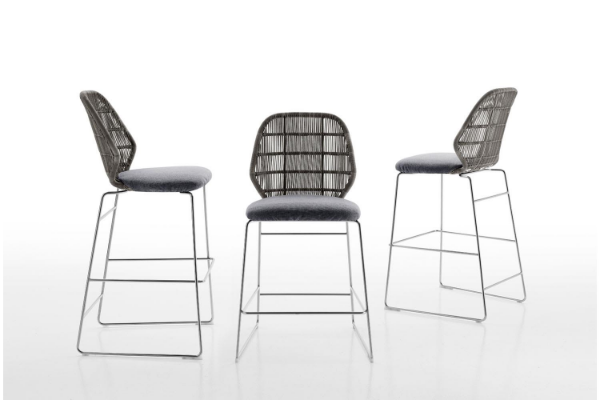 The B&B Italia Outdoor Crinoline stool was designed by Patricia Urquiola.