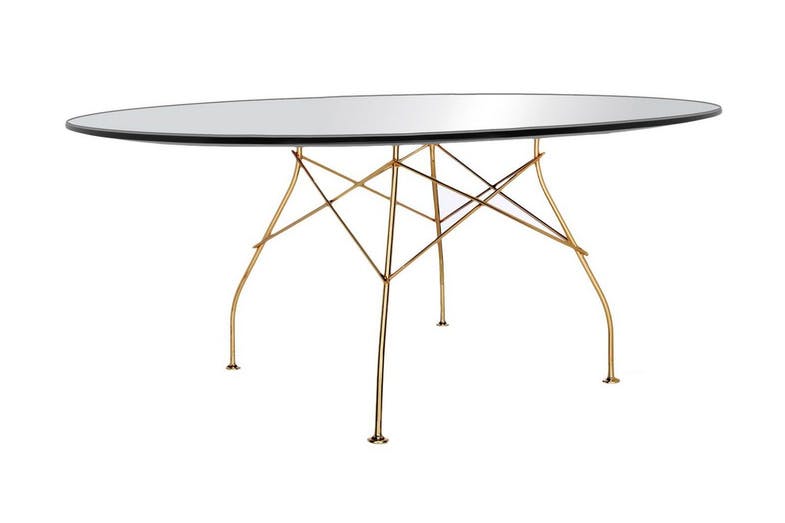 6. Glossy table Glossy is a collection of tables ideal for the home and the office, characterized by a sophisticated design and elegant materials.