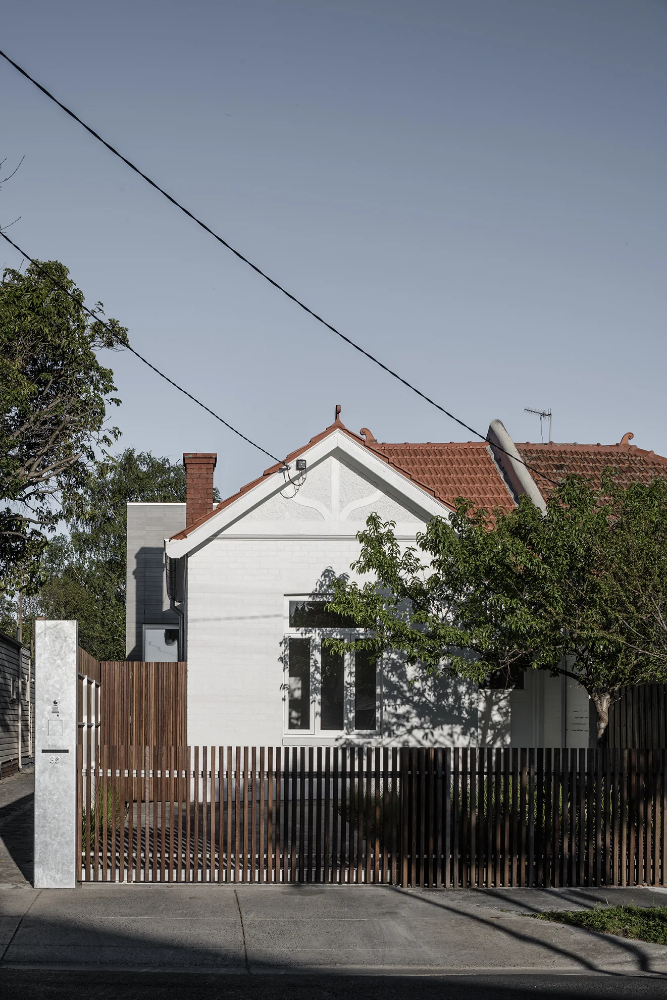 The Highbury Grove project incoprorates a new concrete addition to the site's original Federation cottage located in a narrow suburban laneway. Photo Tom Blachford.