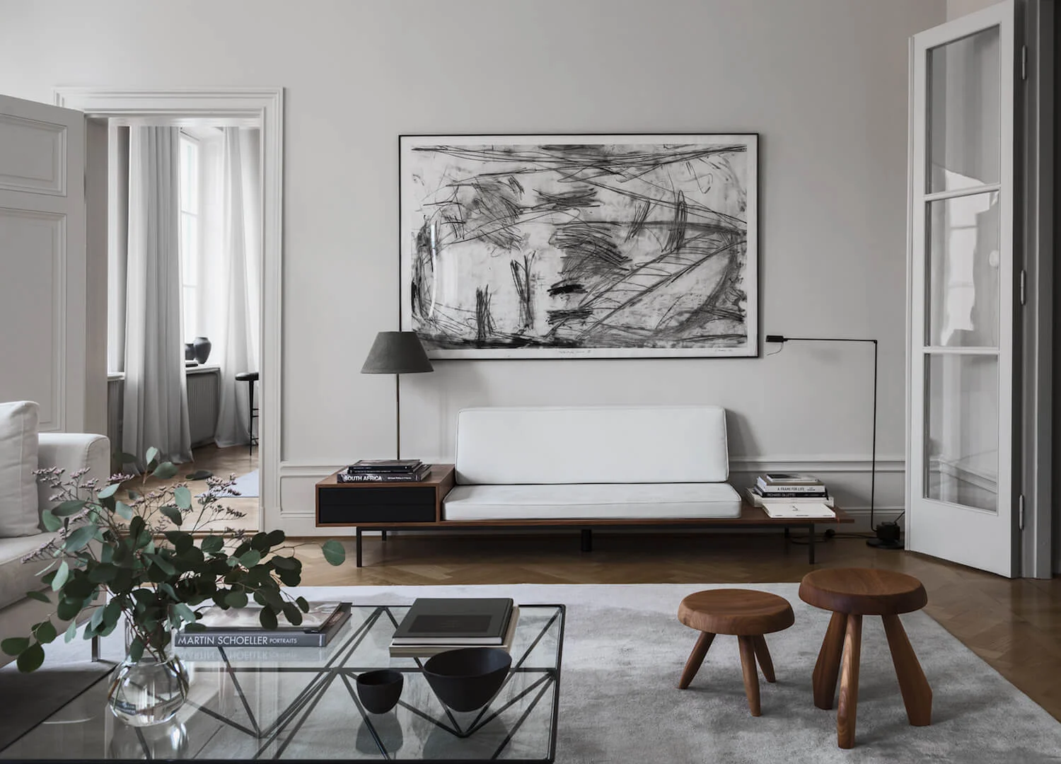 Swedish designer Louise Liljencrant's own home in Stockhom featuries the classic Alanda table. Photo © Erik Lefvander.