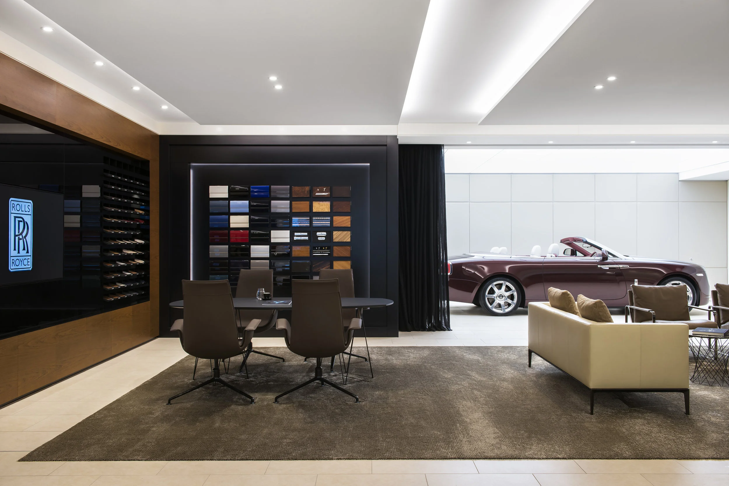 Rolls_Royce_Retail_1.jpg