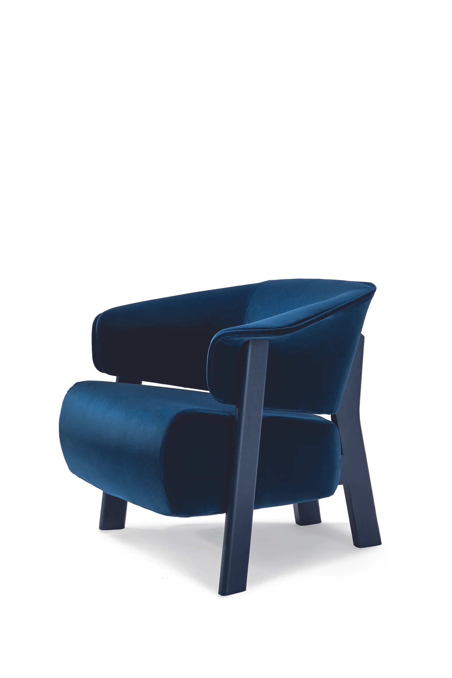 The Back-Wing armchair designed by Patricia Urquiola for Cassina . Photo © Cassina.
