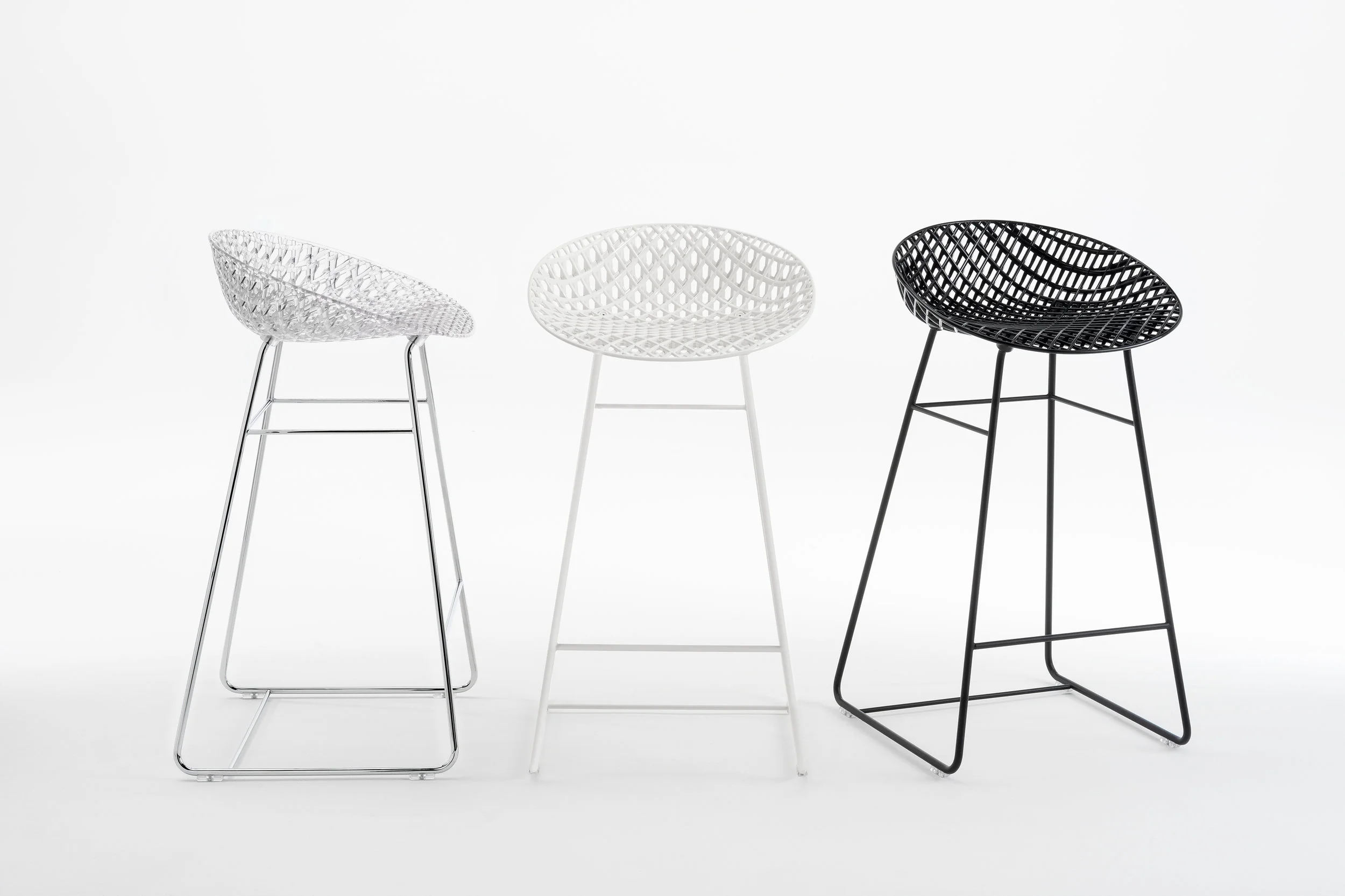 The new S/Matrik stool by Japanese designer Tokujin Yoshioka joins the family of chairs created by Yoshioka in 2017. Photo © Kartell.