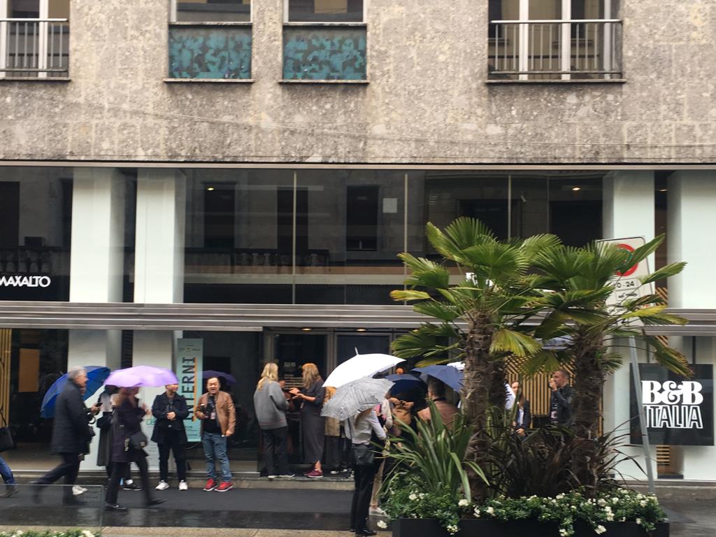 One of the most popular places to visit during Milan Design Week is the B&B Italia showroom at via Durini in Milan’s Brera district. For the first time this year the group also showed at the fairground, taking part in a new partnership with lighting brands Flos and Louis Poulsen called Design Holding.