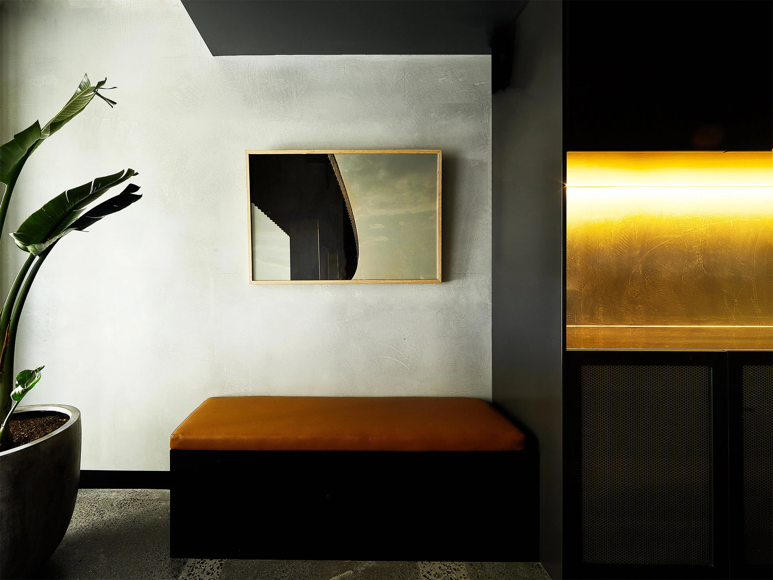 The Communico co-working space designed by Pierce Widera has a classically pared back approach with moments of material surprise. Photo © Jana Langhorst