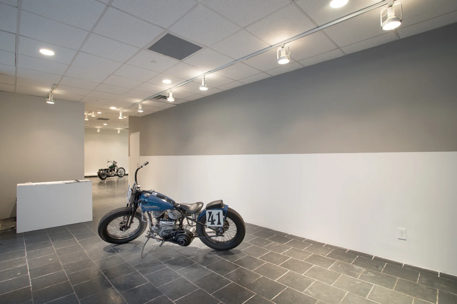 Olivier Mosset, Leubsdorf Gallery