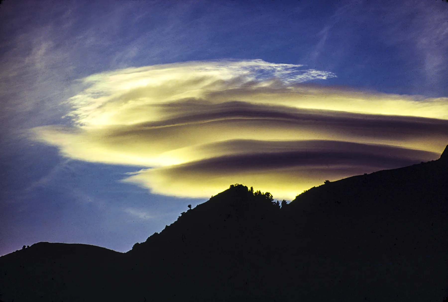 Yellow lenticular cld2.jpg