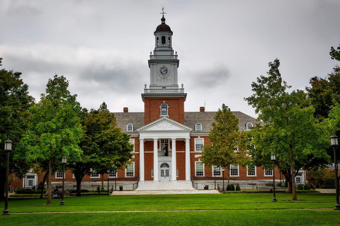How can competency models be used in higher education institutions?