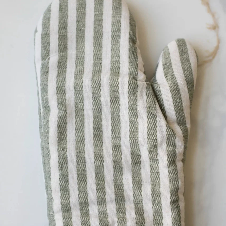 Stripe Oven Mitt