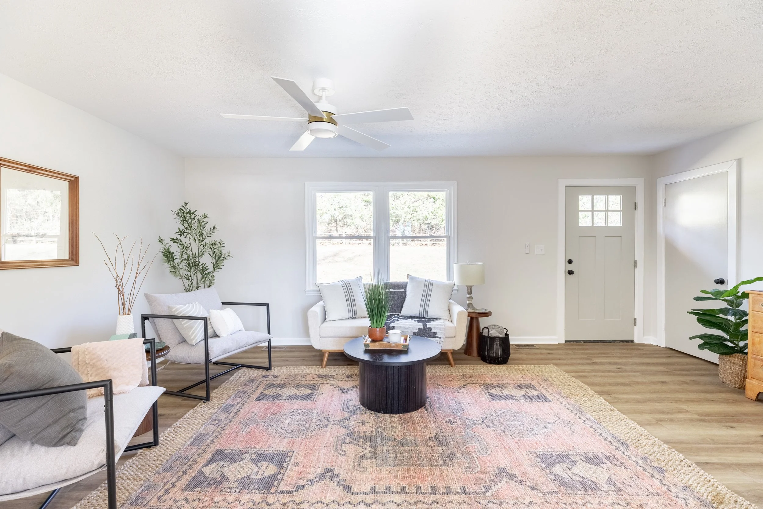 1090 Irish Court-10.jpg