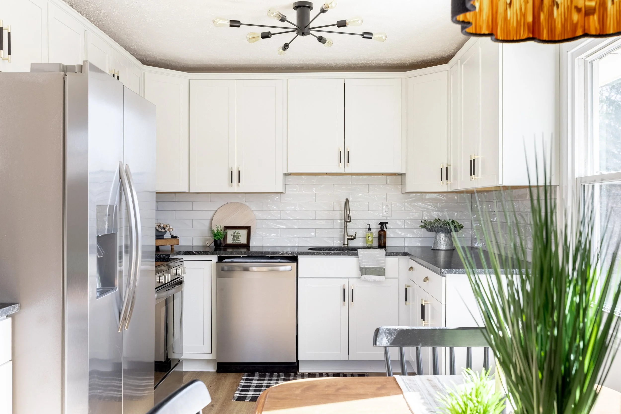 1090 Irish Court-12.jpg