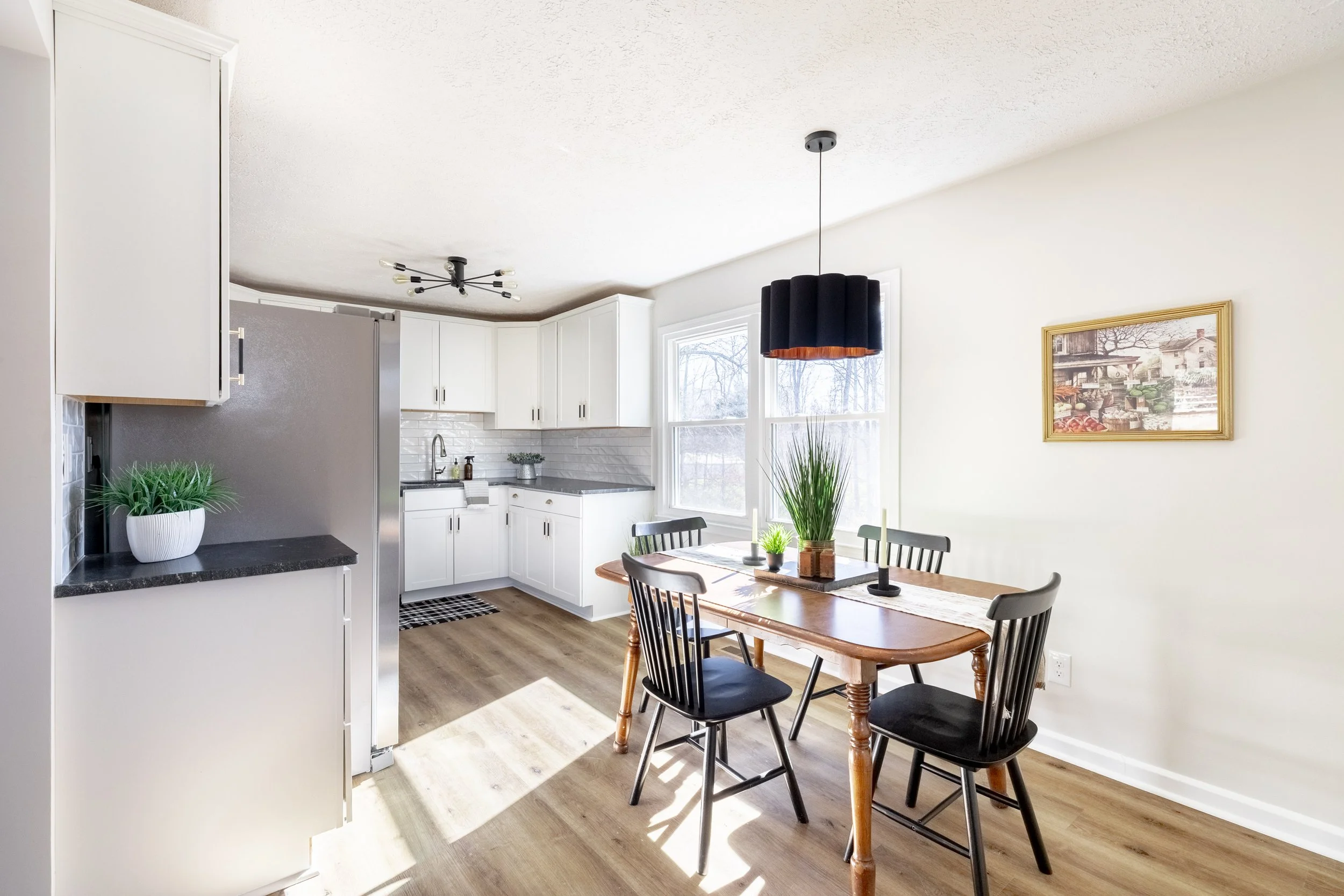 1090 Irish Court-14.jpg