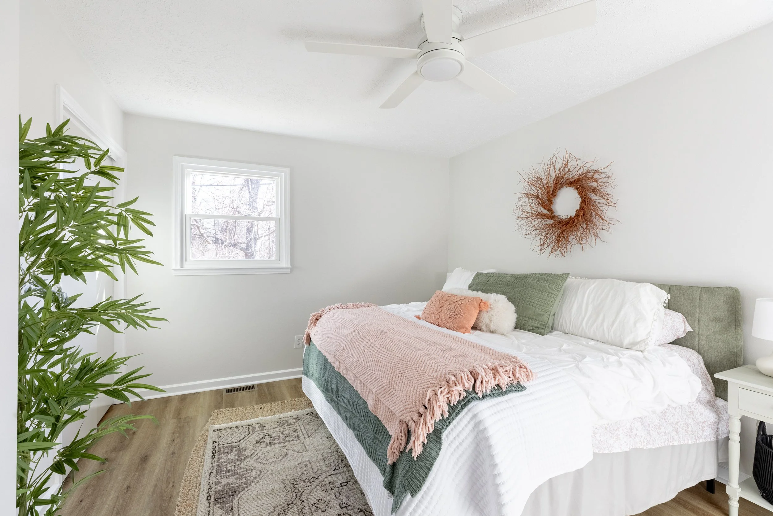 1090 Irish Court-22.jpg