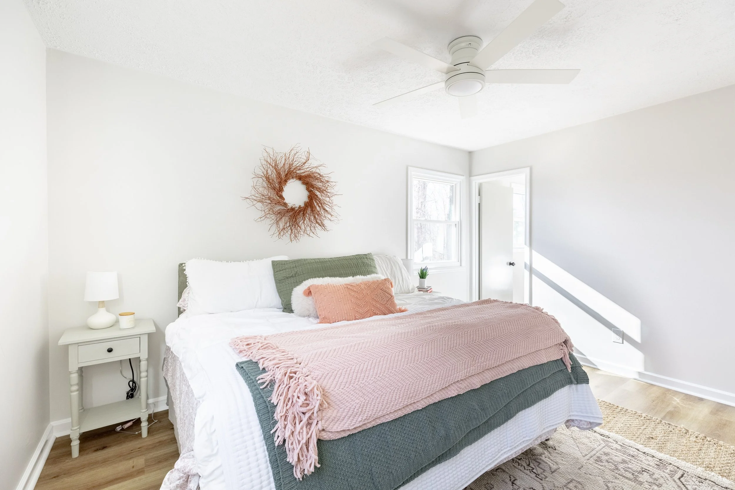 1090 Irish Court-26.jpg