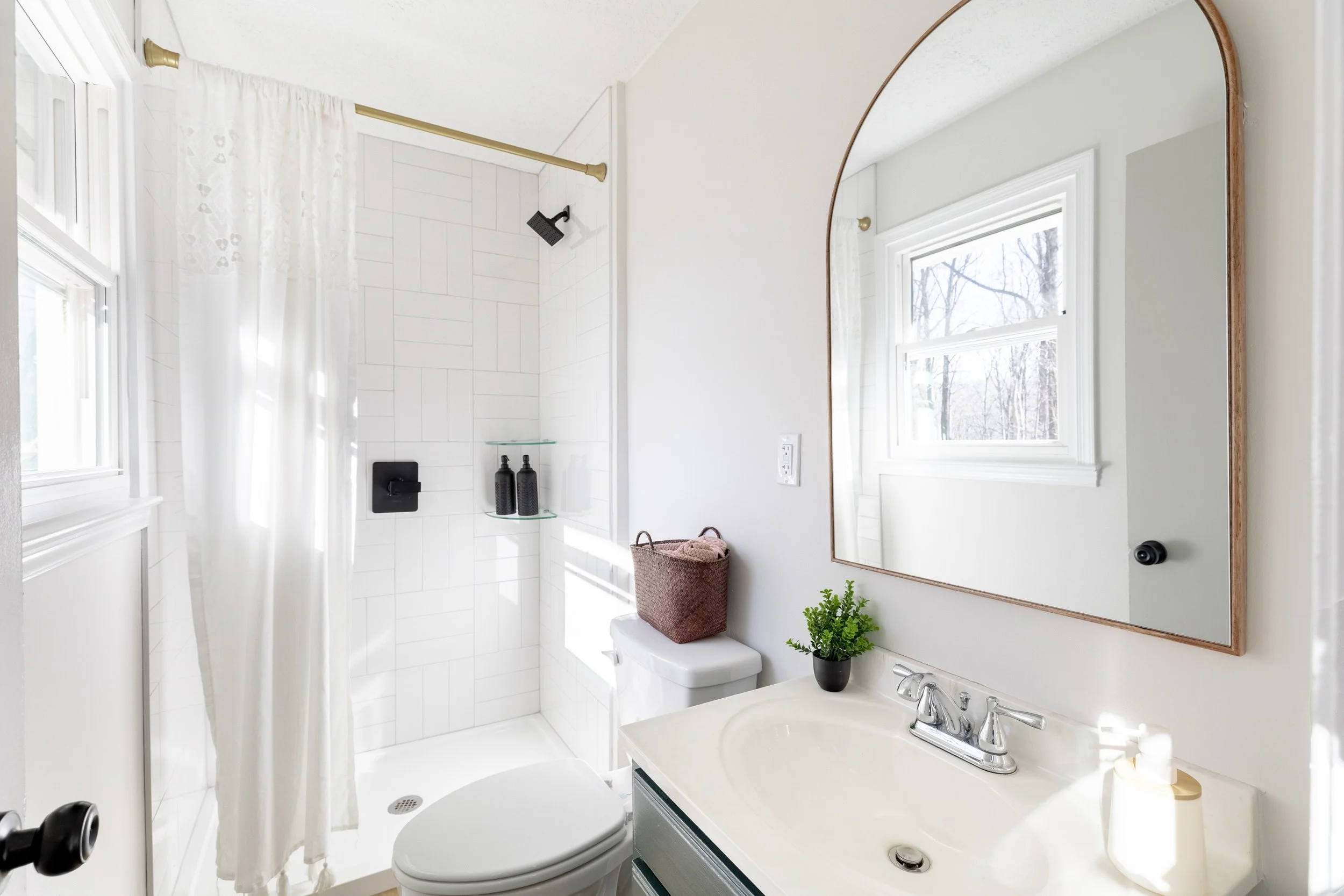 1090 Irish Court-27.jpg