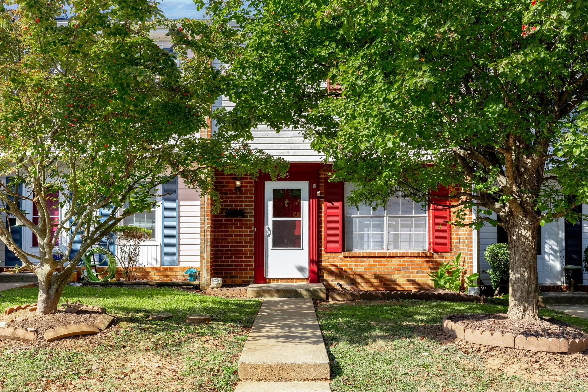 225 Devonshire Rd-1.jpg