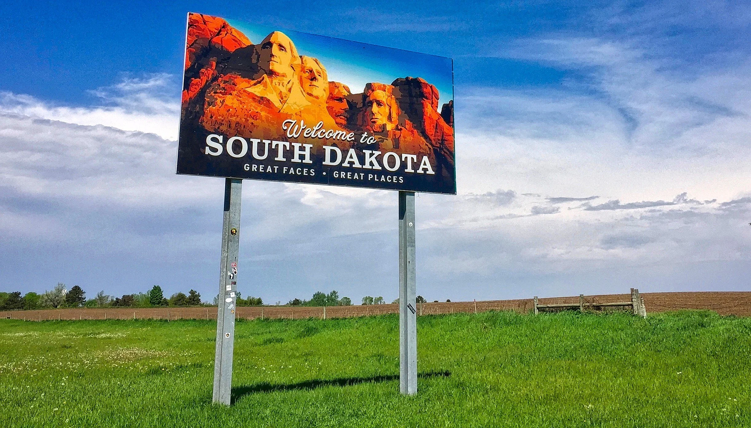 South-Dakota-Welcom-Sign.jpeg