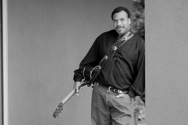 Willis guitar.jpg
