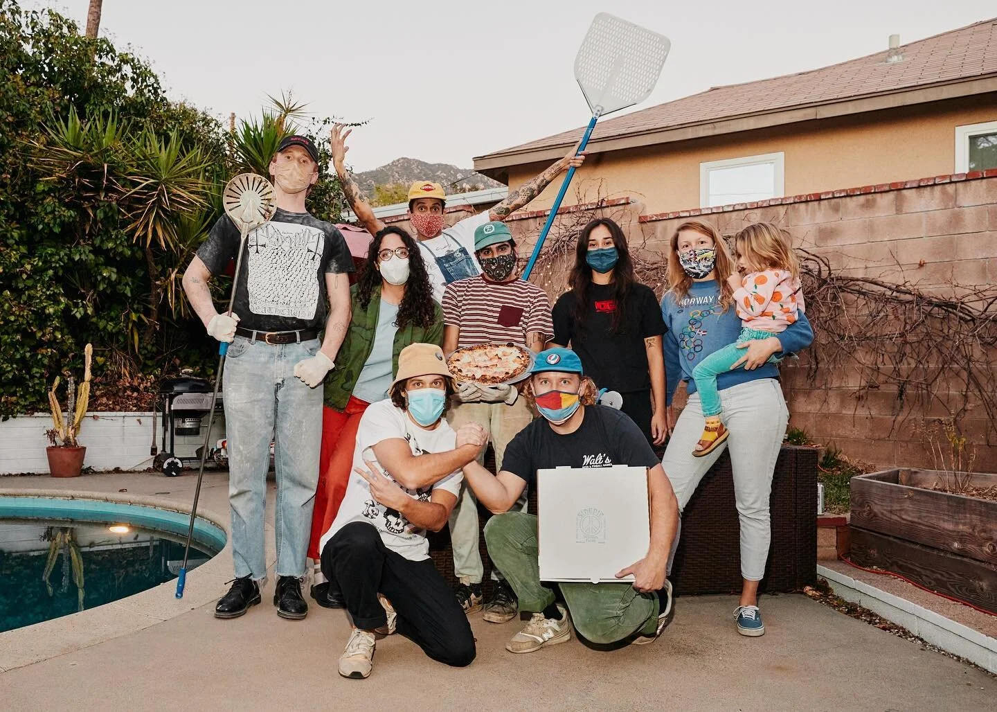 SIDE PIE MOUNTAIN FAMILY x @nytimes 🌞🌈🍄✌🏼☯️ All photos by @adamamengual 
#backyardscience #ithitsdifferentfromtheside