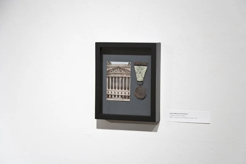 GraphMedalBox_800_240dpi.jpg