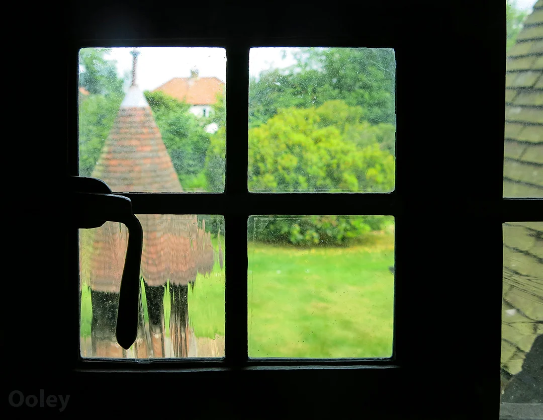 redhousewindowWeb.jpg