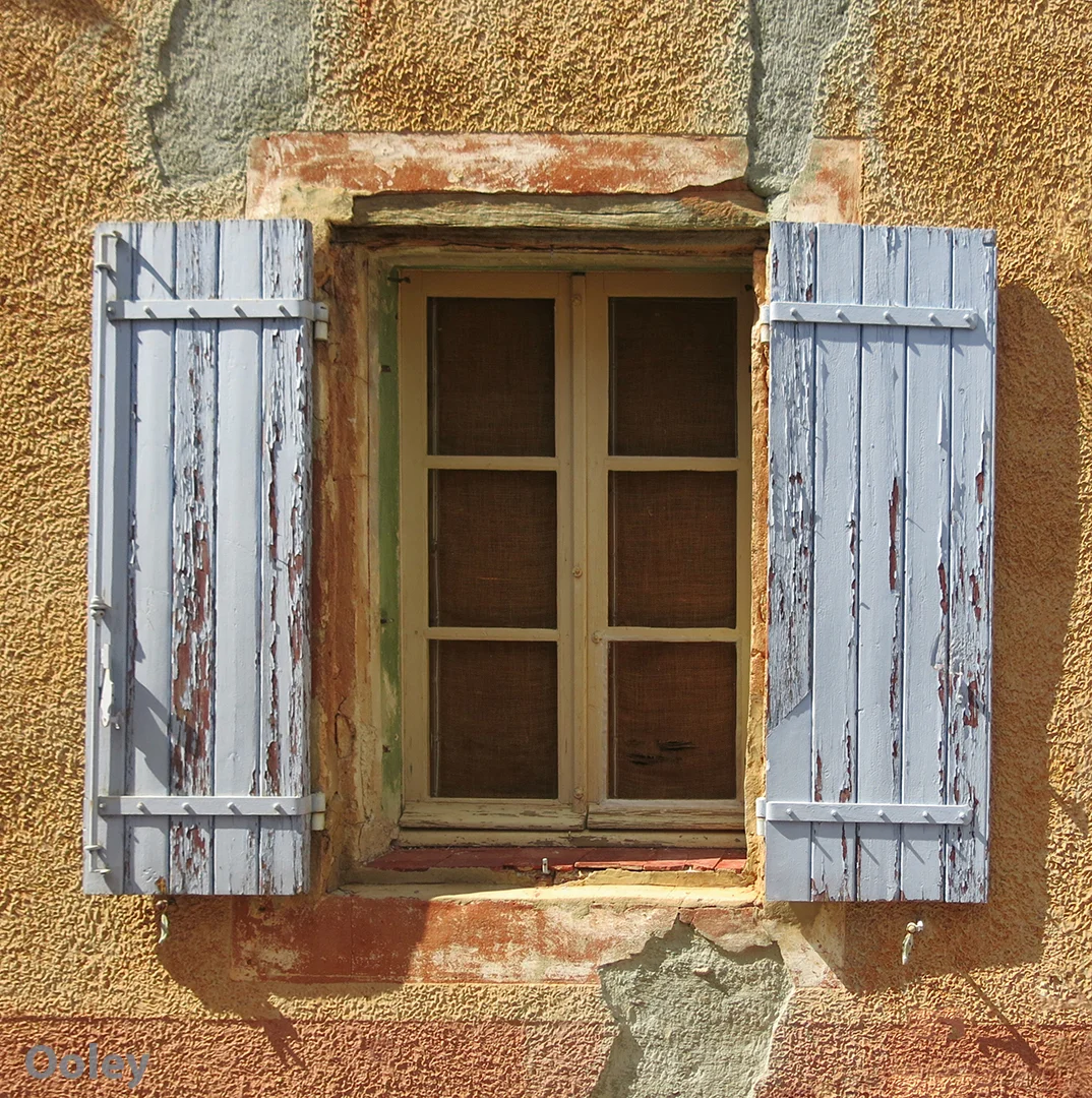 roussillon windowWeb.jpg
