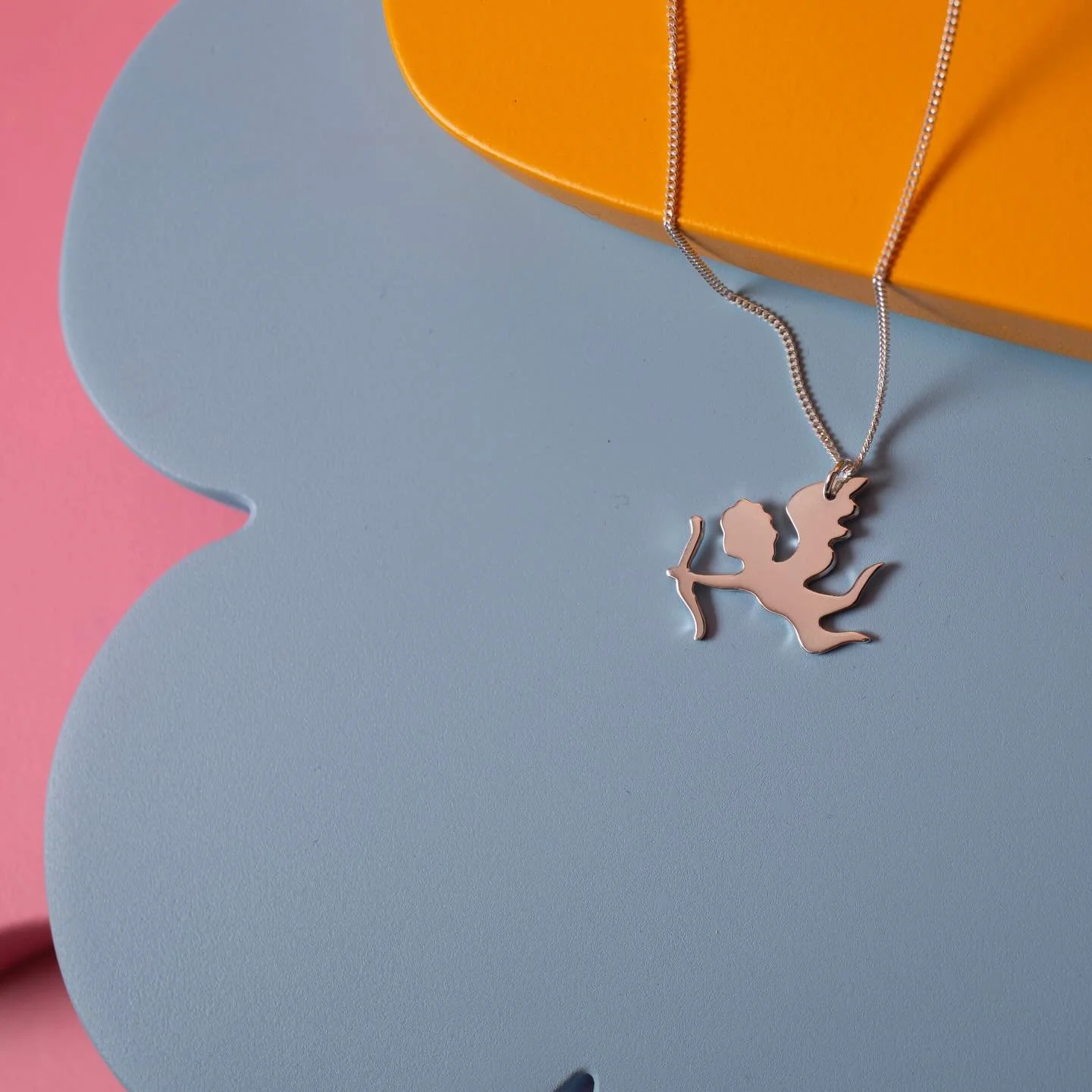 Dydd Santes Dywnwen Hapus huns!! 💘

Santes Dwynwen is the Welsh equivalent to Valentine&rsquo;s Day and is celebrated on January 25th 🏴󠁧󠁢󠁷󠁬󠁳󠁿 

Dwynwen was the Welsh saint of lovers. She was unlucky in love, so she became a nun and prayed tha