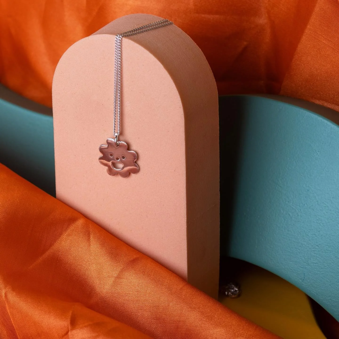 Morning angels 😇 

All these cuties and more are ready to be prettily packaged and posted for you 🎀 

Available in recycled solid sterling silver or dipped in a thick n juicy layer of gold as well ✨ 

Minimal but fun jewellery designed to be worn e