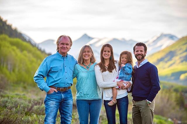 3/3: Wildflowers are growing, aspens are green, and the sun is shining! It&rsquo;s that time of year to book your family portraits! Whether it&rsquo;s just your little family unit or you&rsquo;re extended family, we are excited to capture your most p