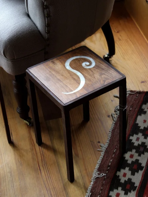 stool-white-volute.jpg