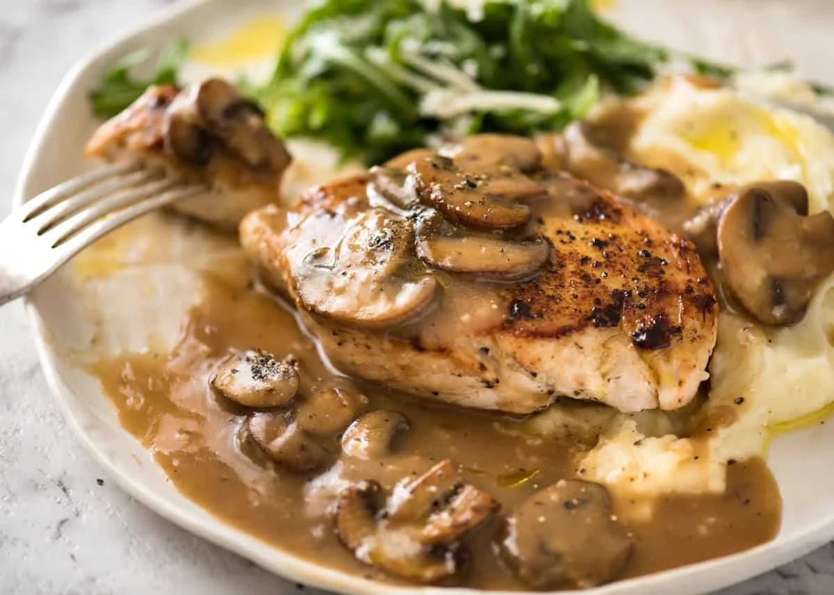 Chicken-in-Mushroom-Gravy-3.jpg