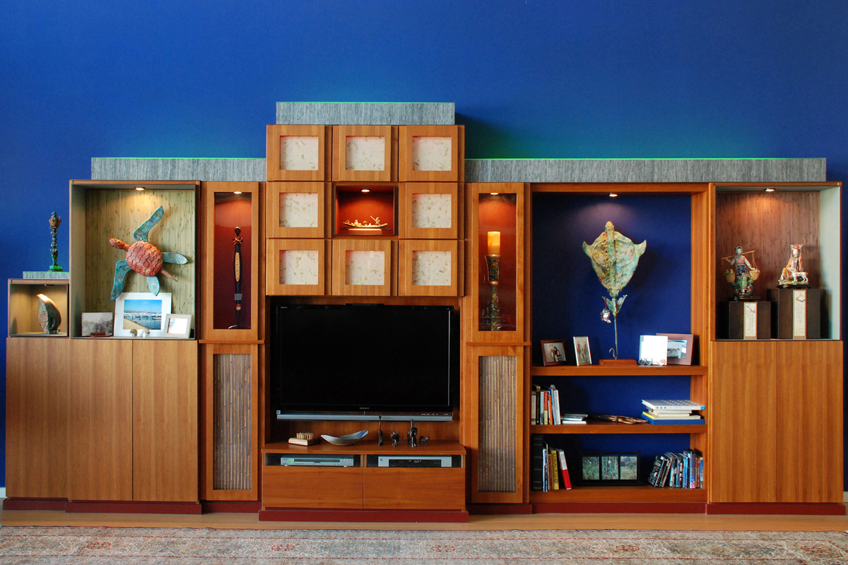 LightedCabinet1.jpg