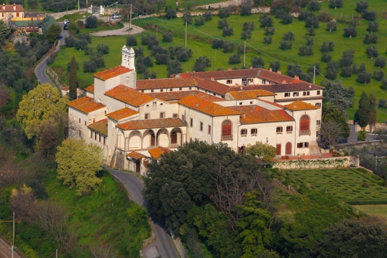 01-villa.jpg