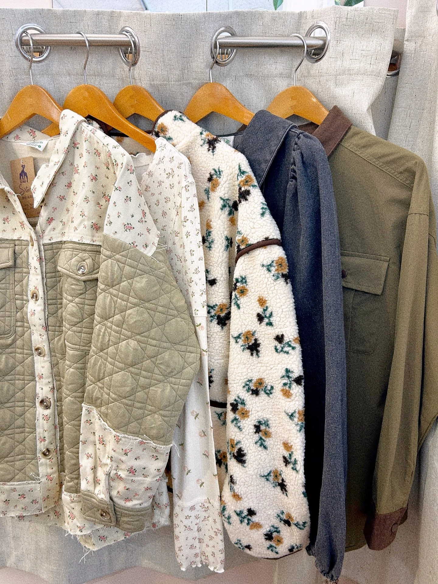 New Fall Fashion 🍂 We&rsquo;re all about feeling comfy and cozy and that&rsquo;s exactly the vibe we&rsquo;re channeling!