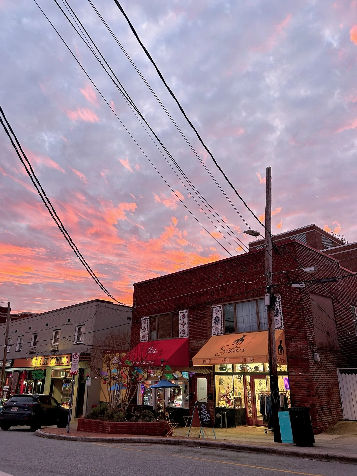 We&rsquo;re closed for the next couple of days to give our staff a much needed break! Join us on the 31st for our end-of-the-year ring sale from 11:30 AM - 5 PM.
&bull;
Comment 💍 below if you&rsquo;ll be joining us, and we&rsquo;ll pick a few people