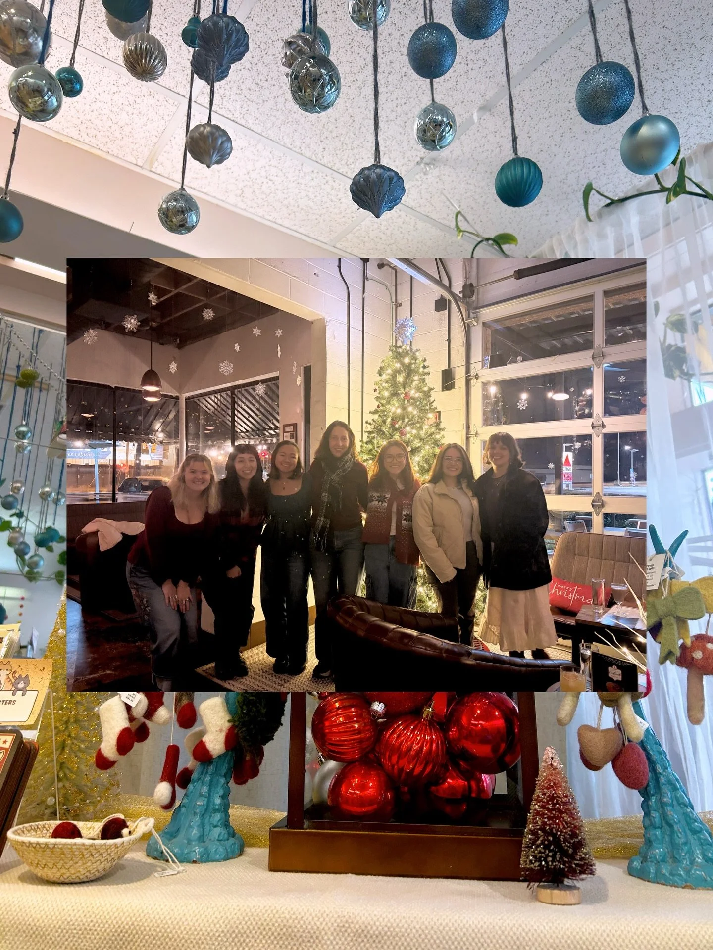 Thank you to @dramanddraughtgso for having us a couple weeks ago for our Sisters employee holiday party! Such a fun night with the coziest vibe and the nicest staff 💛
We highly recommend checking them out for creative, fun + delicious drinks!