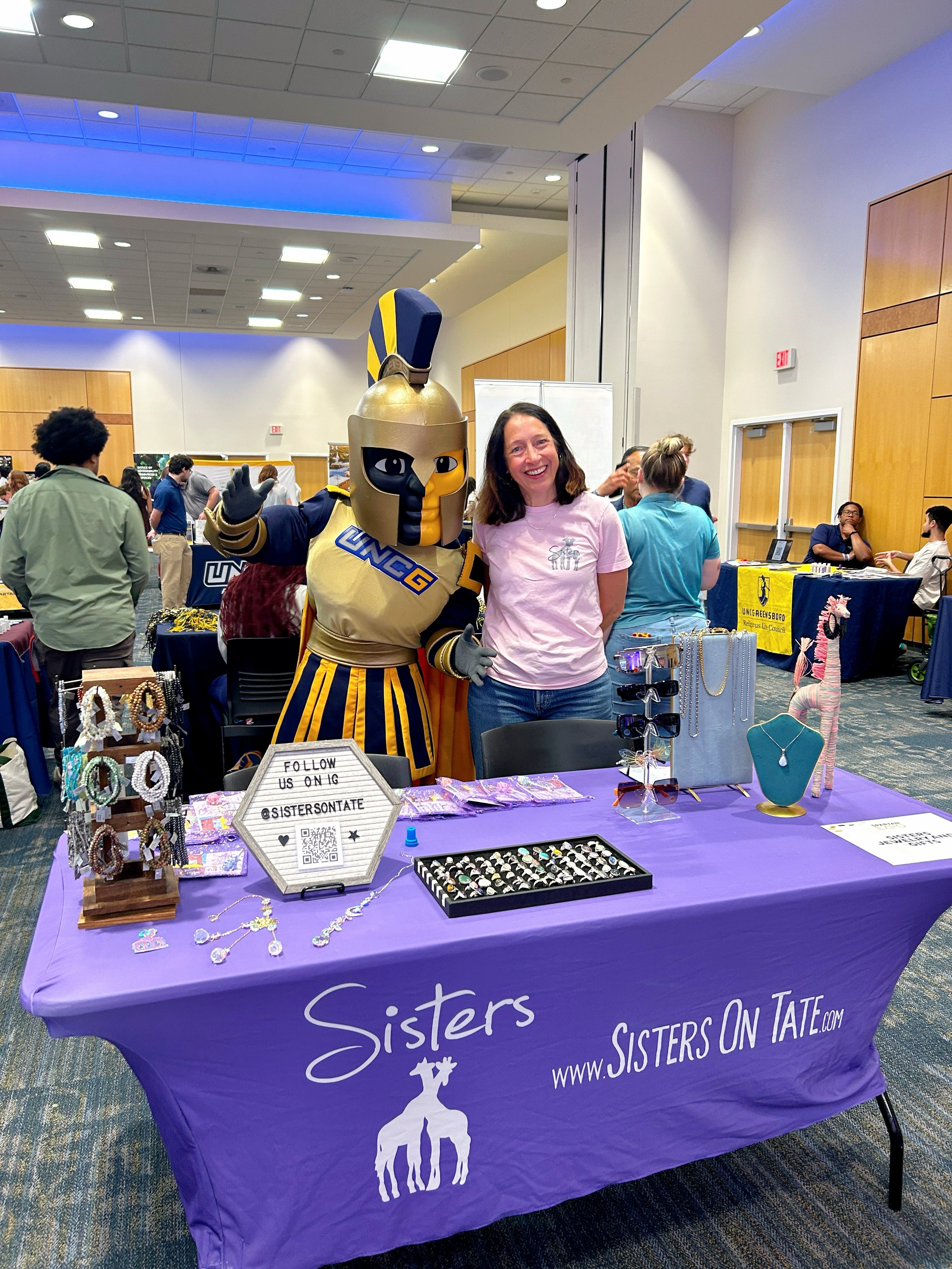 FIRST SPARTAN EXPO!! 💜 How is it UNCG First Year Student sessions already?!! We loved meeting the class of 2030 and we can&rsquo;t wait to see all the amazing things they do while at UNCG.
So much love for:
@uncg 
@uncg_yfy