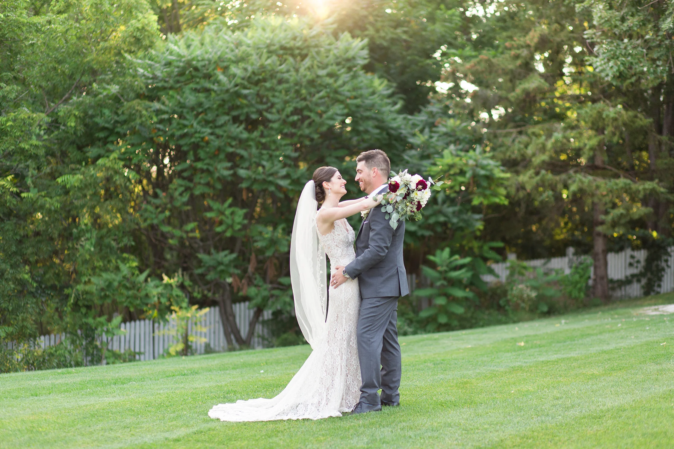 WEDDINGDAYTIPS-STAYPRESENT-ALEXANDRADELBELLOPHOTOGRAPHY-KLEINBURGWEDDING-DOCTORSHOUSEWEDDING-8.jpg