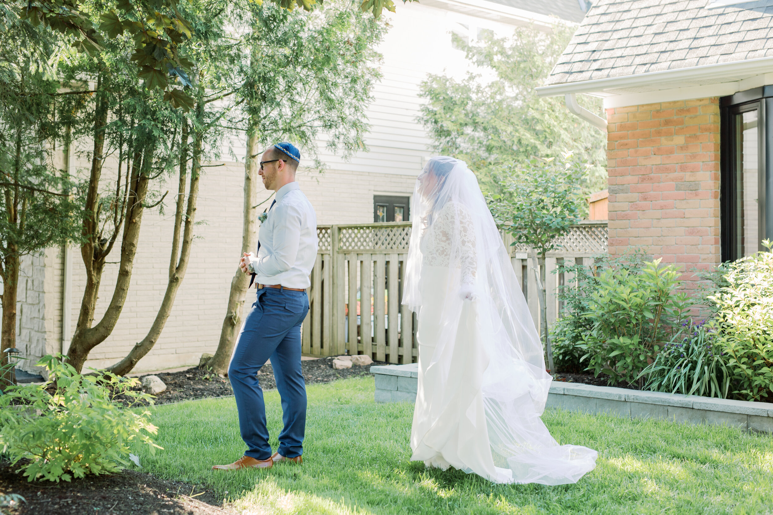 microwedding-athomewedding-ancasterwedding-alexandradelbellophotography-hamiltonweddingphotographer-burlingtonweddingphotographer-niagaraweddingphotographer-torontoweddingphotographer-0029.jpg