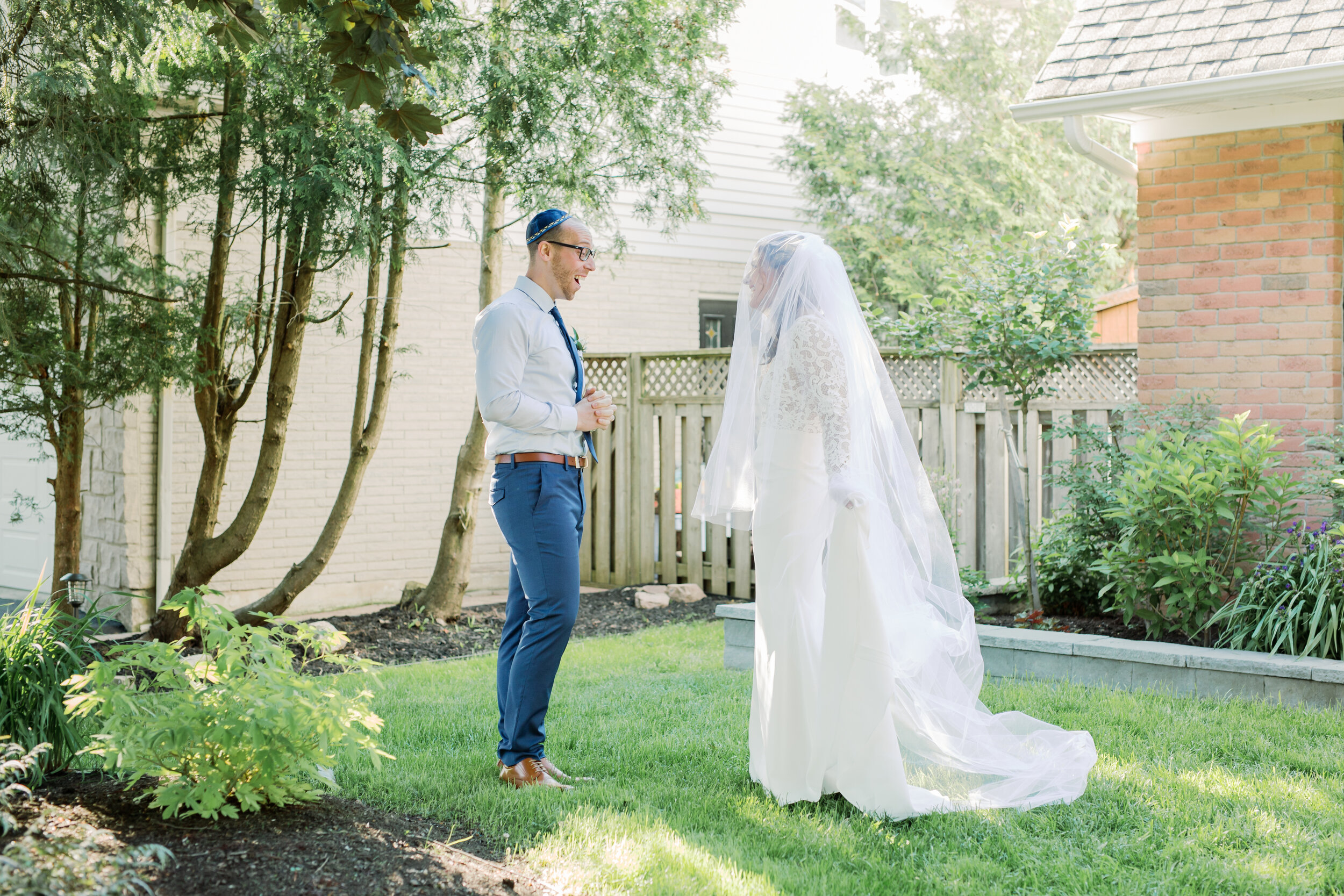 microwedding-athomewedding-ancasterwedding-alexandradelbellophotography-hamiltonweddingphotographer-burlingtonweddingphotographer-niagaraweddingphotographer-torontoweddingphotographer-0030.jpg