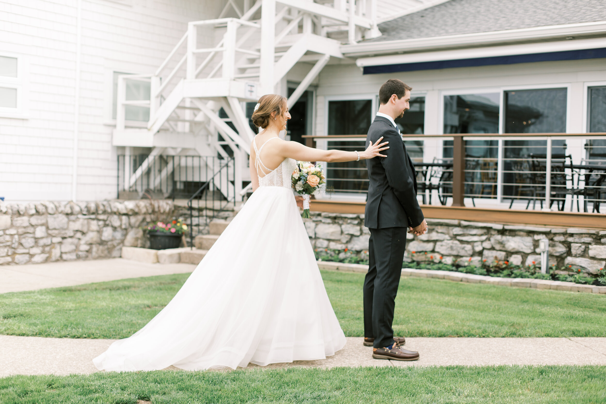 buffalocanoeclub-buffalocanoeclubwedding-niagarawedding-niagaraonthelakewedding-notlwedding-alexandradelbellophotography-hamiltonweddingphotographer-burlingtonweddingphotographer-niagaraweddingphotographer-torontoweddingphotographer-0041.jpg