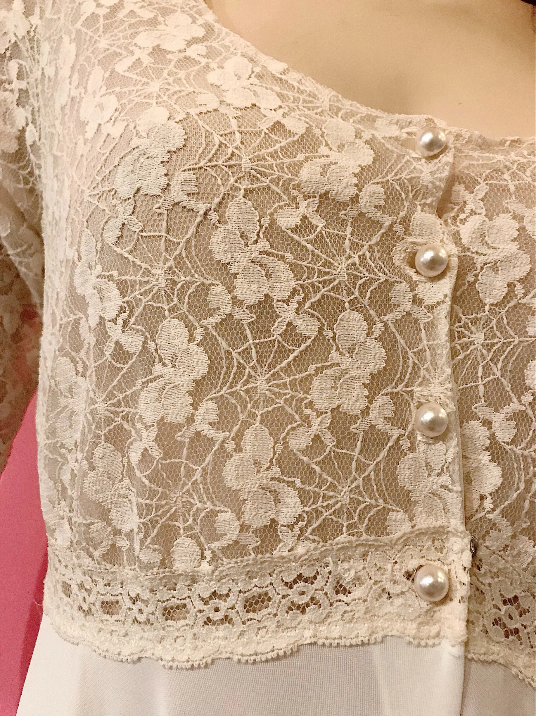 381ACE2B-085A-410F-8ED2-240FE4C75B63