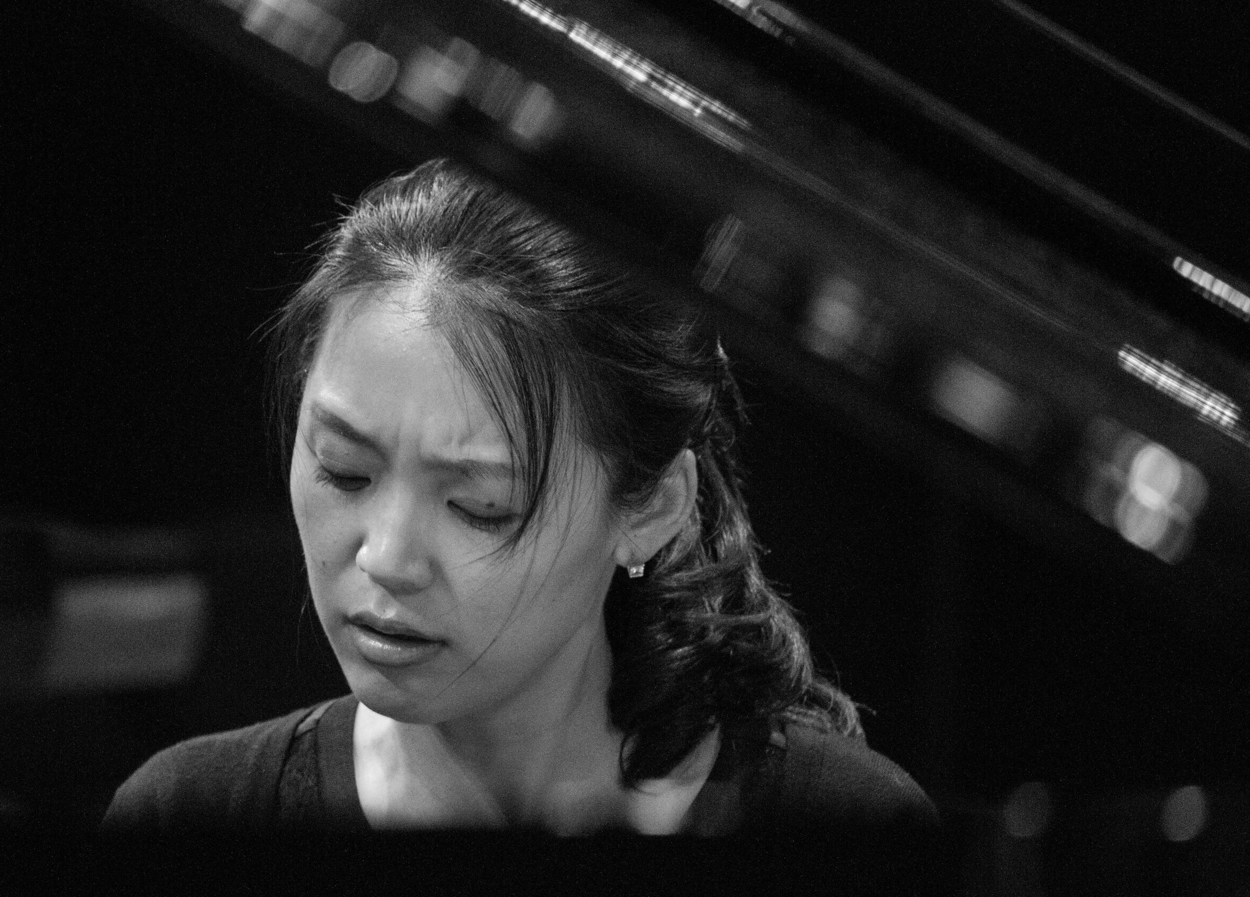 Pianist thru piano LR.jpg