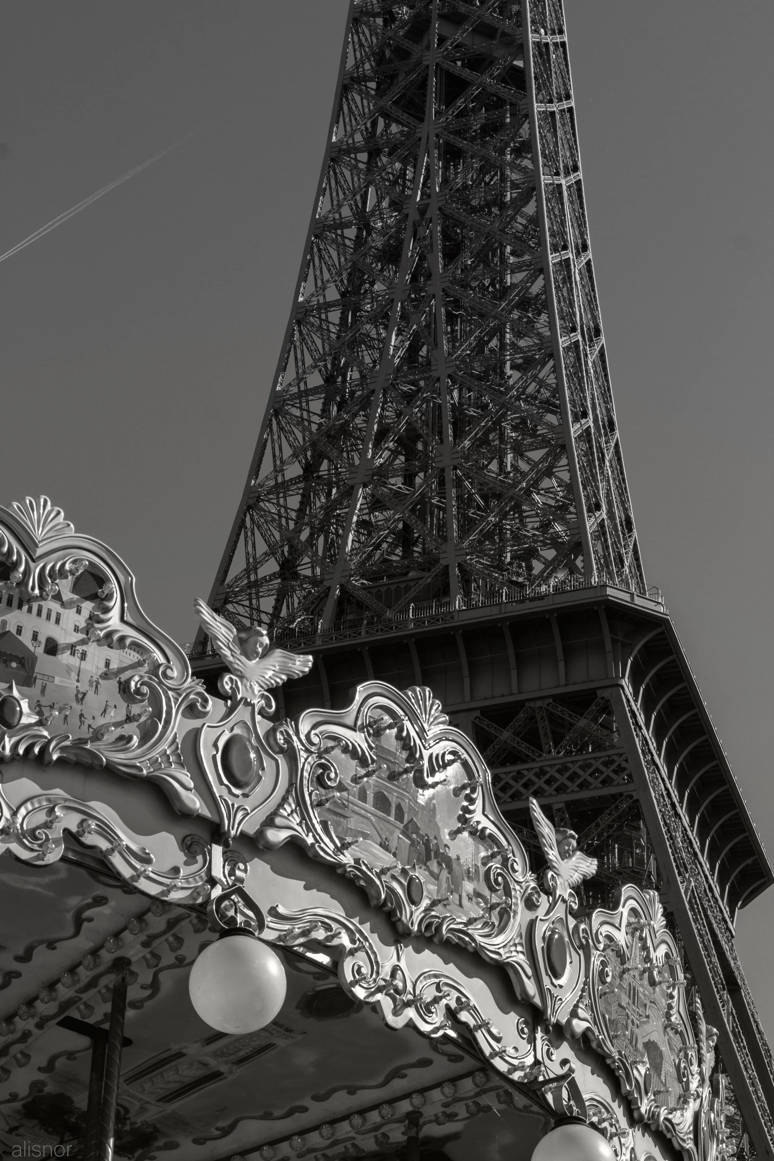 Paris B&W carosel tour eiffel copy.jpg