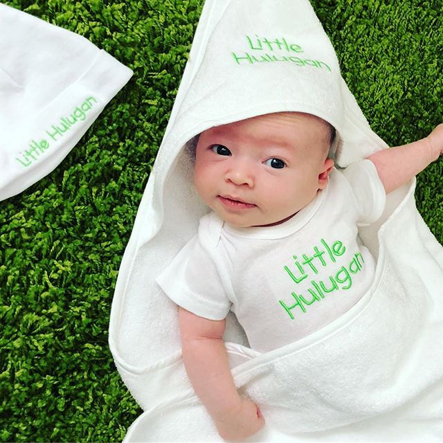 Little Lydia Rose Cook. My little #hulugan 4 weeks old today ! Thank you @hulu for the sweet baby gear! #baby #infant